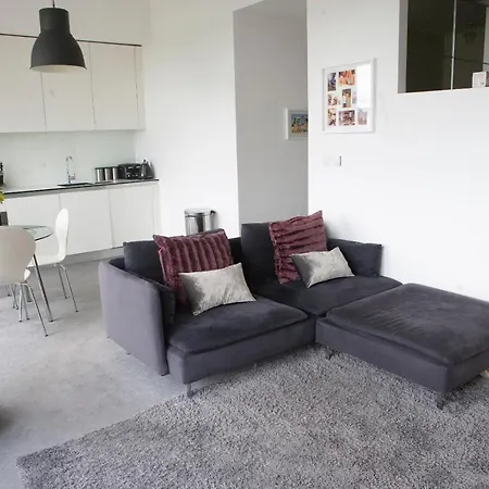 公寓 2 Bedroom Near Airport *