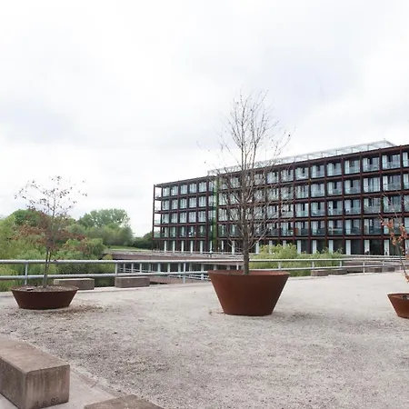 2 Bedroom Near Airport Lägenhet