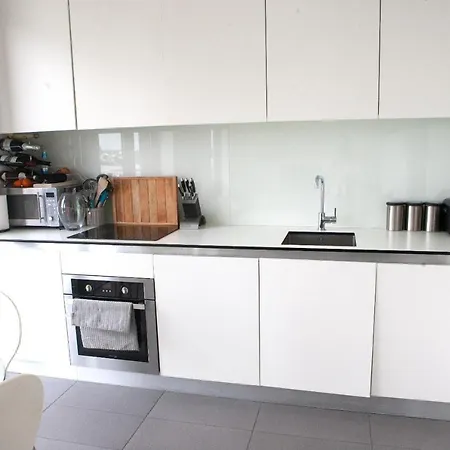 2 Bedroom Near Airport * Bristol