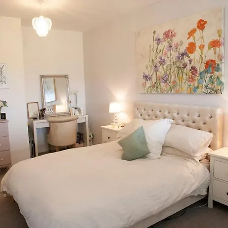 公寓 2 Bedroom Near Airport *